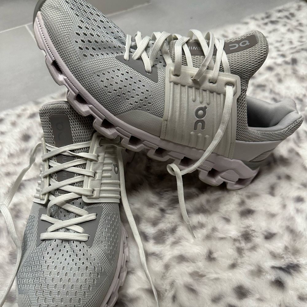 Women’s ON cloudswift size 10.5